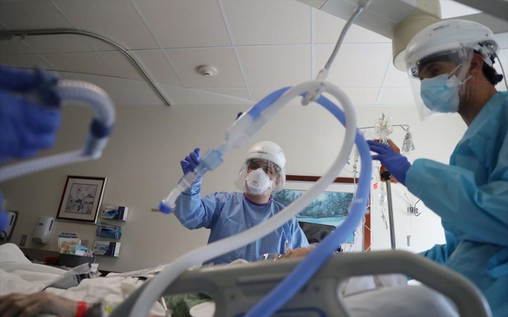 «Μύθευμα και επικίνδυνο μονοπάτι»: Δύο καθηγητές μιλούν για την «κβαντική ιατρική»