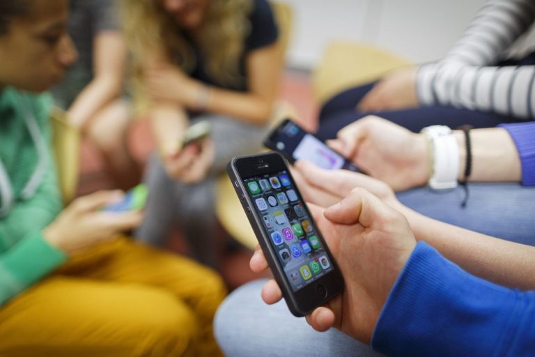Kids Wallet: Ψηφιακή Προστασία για τους Ανηλίκους – Όλα τα μέτρα της νέας Εθνικής Στρατηγικής κατά της Βίας