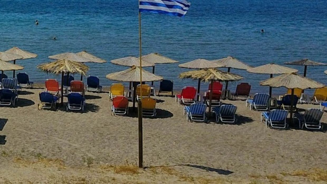 Έκλεψε τσαντάκι από λουόμενο και συνελήφθη
