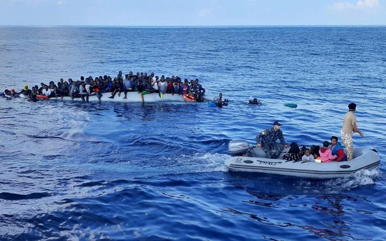Νέα επιχείρηση διάσωσης, λίγες ώρες μετά το ναυάγιο με νεκρό στη Γαύδο
