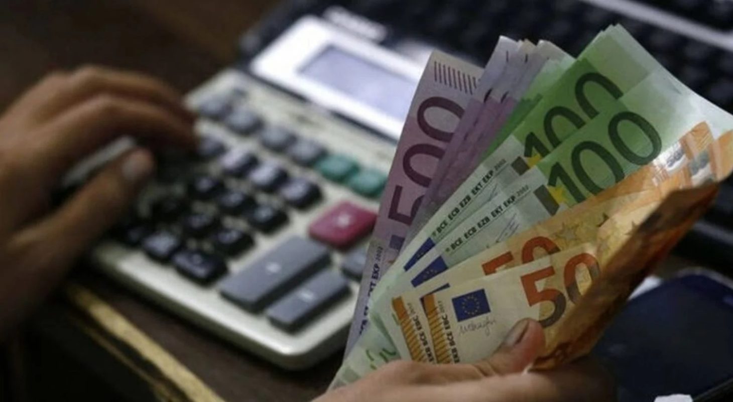 Εφορία και πρόστιμα: Ποιοι απαλλάσσονται για εκπρόθεσμες δηλώσεις και δικαιούνται αναδρομικά