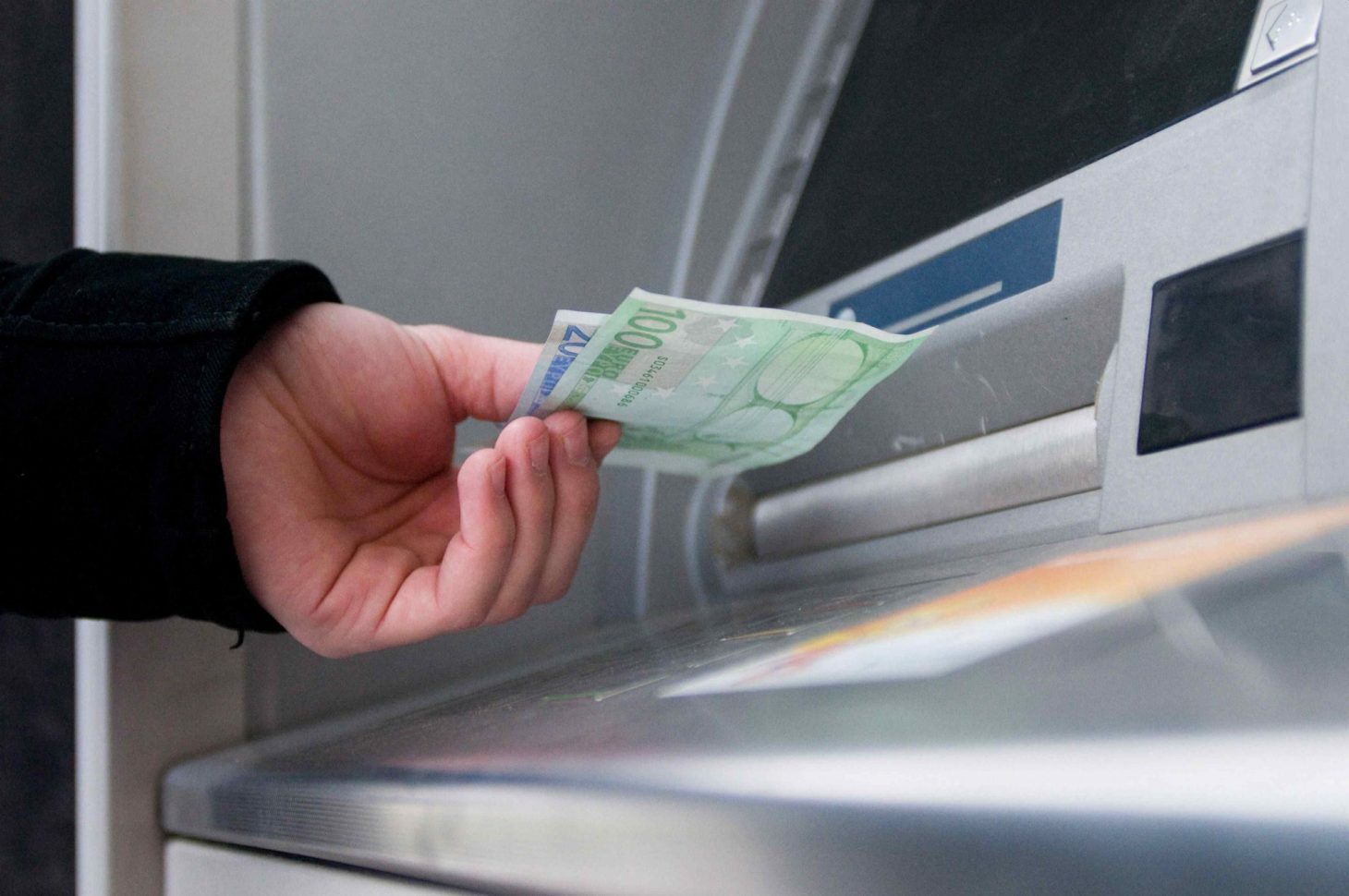 Eλένη Βατσινά για Μμε: Συνεχιζόμενη τραπεζική αυθαιρεσία στις προμήθειες και χρεώσεις