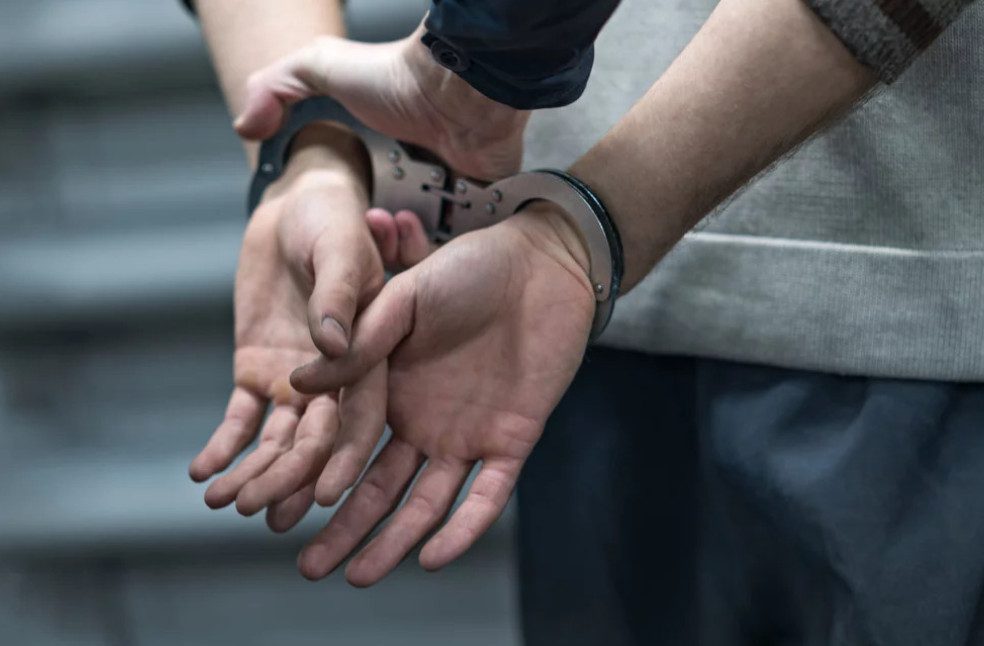 Χανιά: Στα χέρια της Αστυνομίας 35χρονος αλλοδαπός μετά από καταγγελία για παρενόχληση ανηλίκων