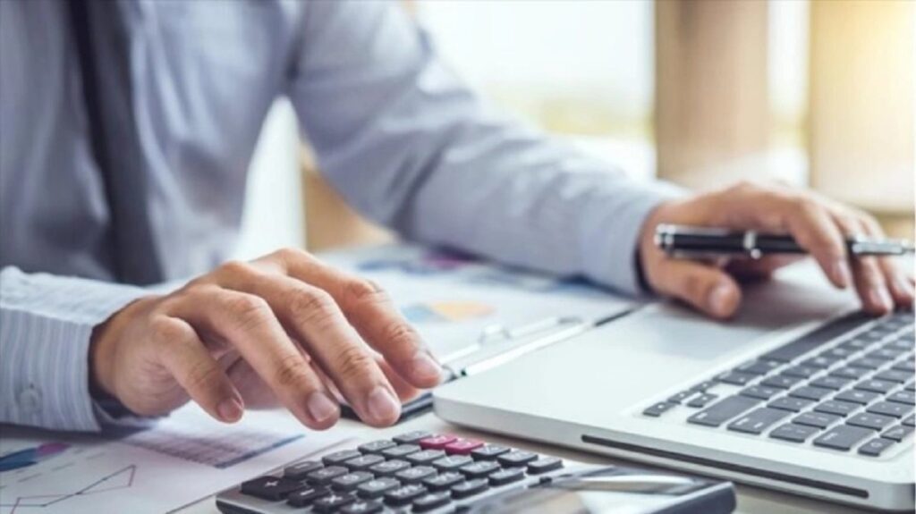 Πάνω από 110 δισ. ευρώ χρωστούν οι Έλληνες – Το 0,2% των οφειλετών χρωστάει το 76,23% του συνόλου