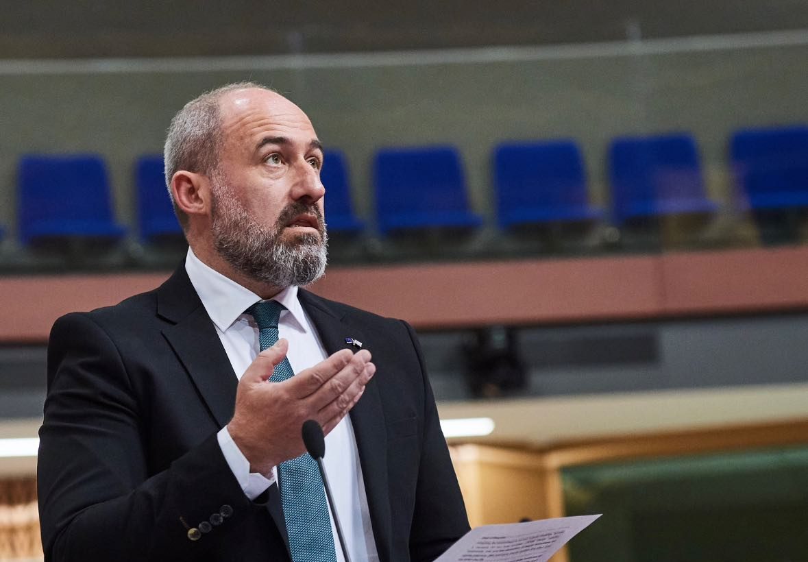 Aντιδήμαρχος καθαριότητας: “Αστείο να υποστηρίζουν ότι έχουμε προσωπικό για να καθαρίσει το Ηράκλειο και το κρύβουμε για μπουν ιδιώτες – Ανάξιο απάντησης τα περί παραίτησης της Δημοτικής αρχής”