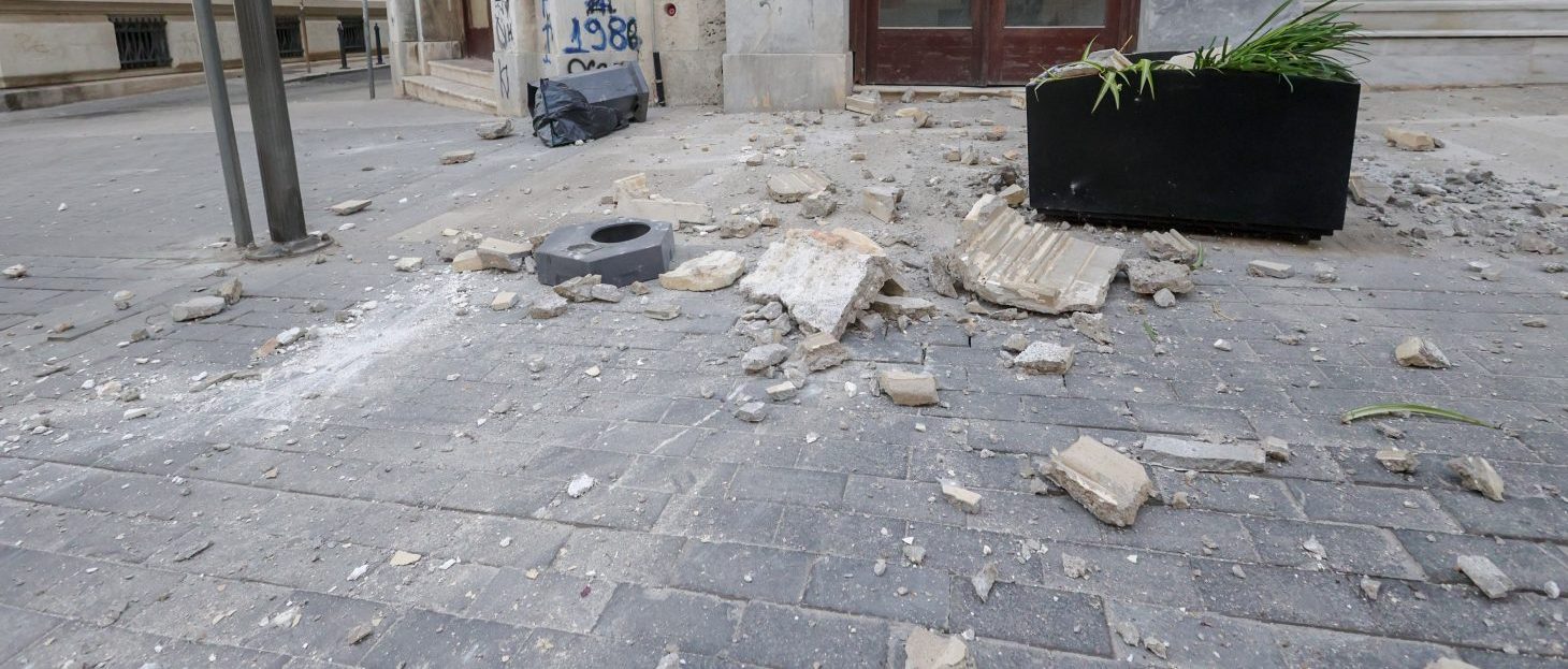 Σεισμός 6,1 Ρίχτερ στην Κρήτη: Πτώσεις αντικειμένων, κατολισθήσεις και ρωγμές σε σχολείο
