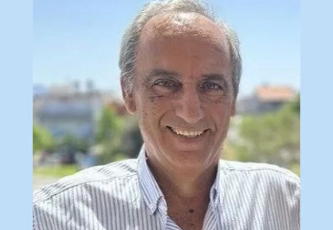 Πώς να ζεις μια καλή ζωή σήμερα: Ο Γιάννης Κουκουλάκης μιλάει για το φιλοσοφικό φεστιβάλ του “Κήπου Σάρχου” που έρχεται
