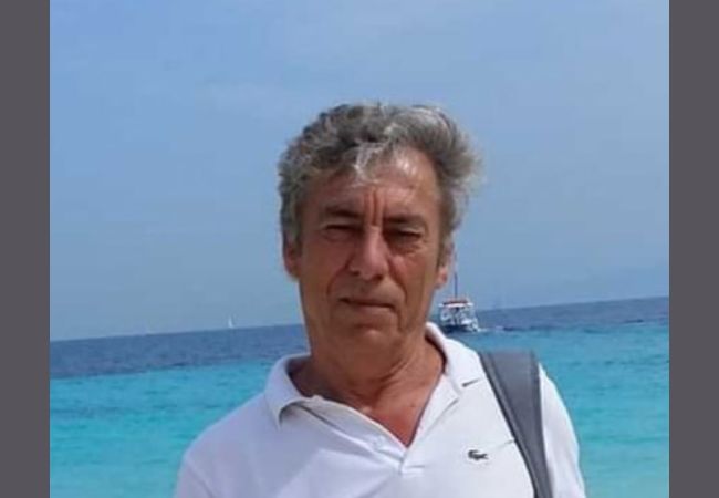 Ο Γιώργος Σπυρόπουλος μιλά για τη γραφή, τις διακρίσεις και τη δεύτερη ζωή της σύνταξης – Μελοποιήθηκαν βραβευμένοι στίχοι του