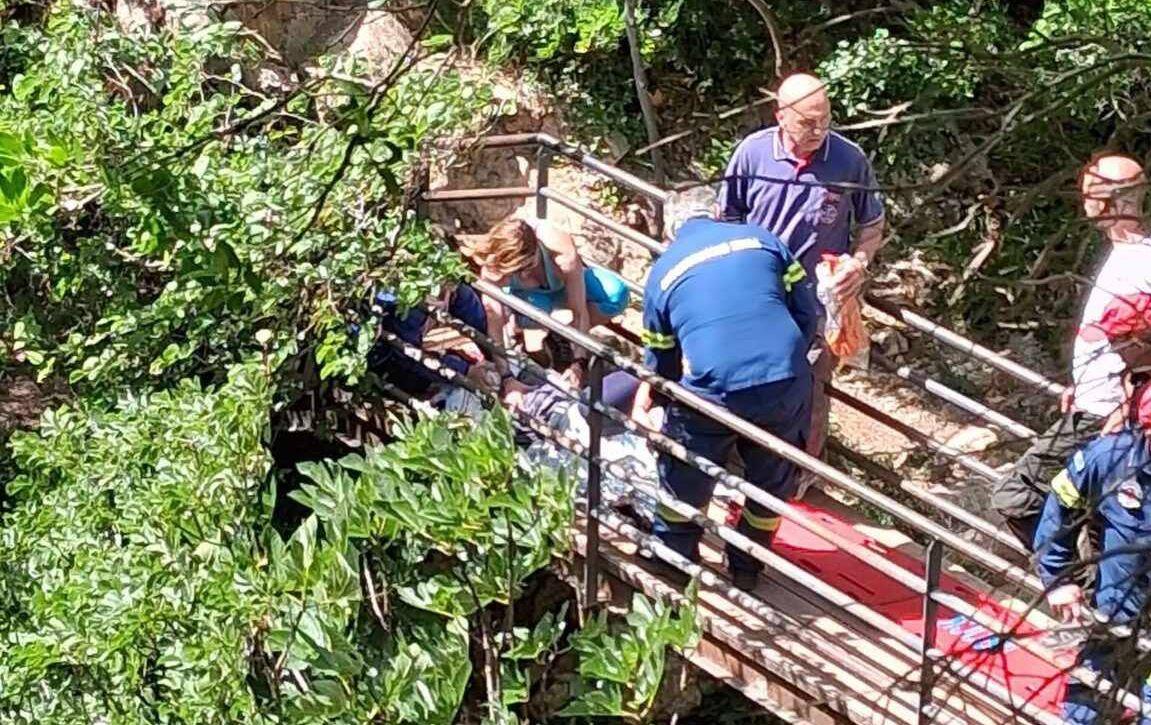 Τραγωδία στην Ηλεία – Νεκρό το 4χρονο αγόρι που έπεσε σε χαράδρα στη Νέδα – Τραυματίστηκε ο πατέρας του