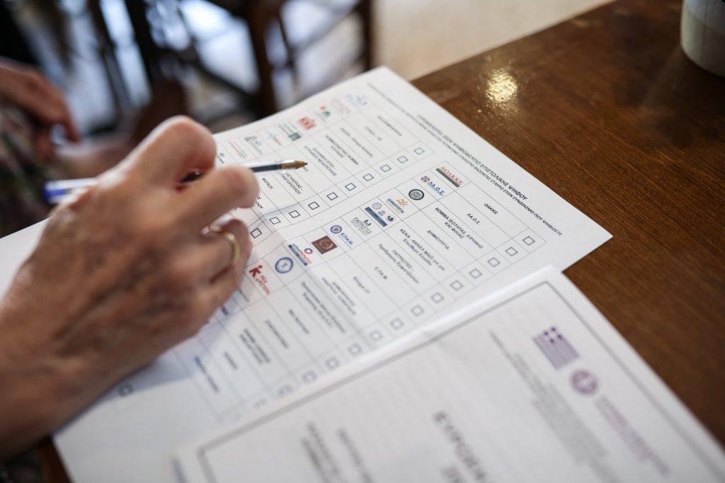 Επανέρχονται οι βουλευτές της ΝΔ για την αναγραφή αριθμού σταυρών προτίμησης στα ψηφοδέλτια στις εθνικές εκλογές