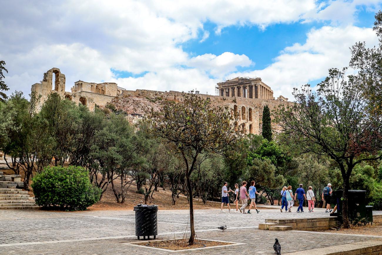 Ακρόπολη: Καταγγελίες ξεναγών για προβλήματα στο ασανσέρ – «Ντρεπόμαστε»