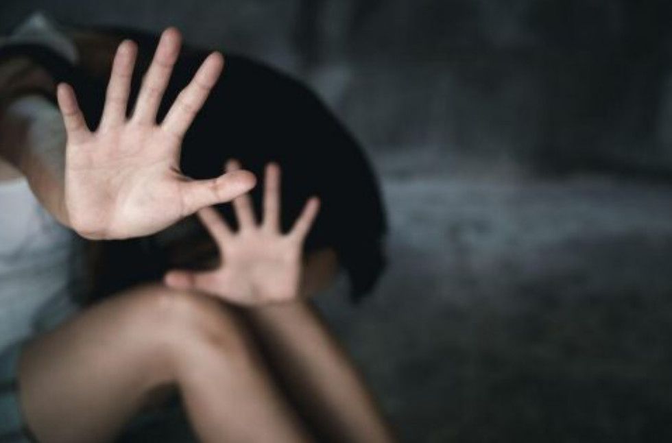 Λάρισα: «Χρόνιος βασανισμός οδηγεί σε Σύνδρομο της Στοκχόλμης» – Παιδοψυχολόγος για τα αδελφάκια