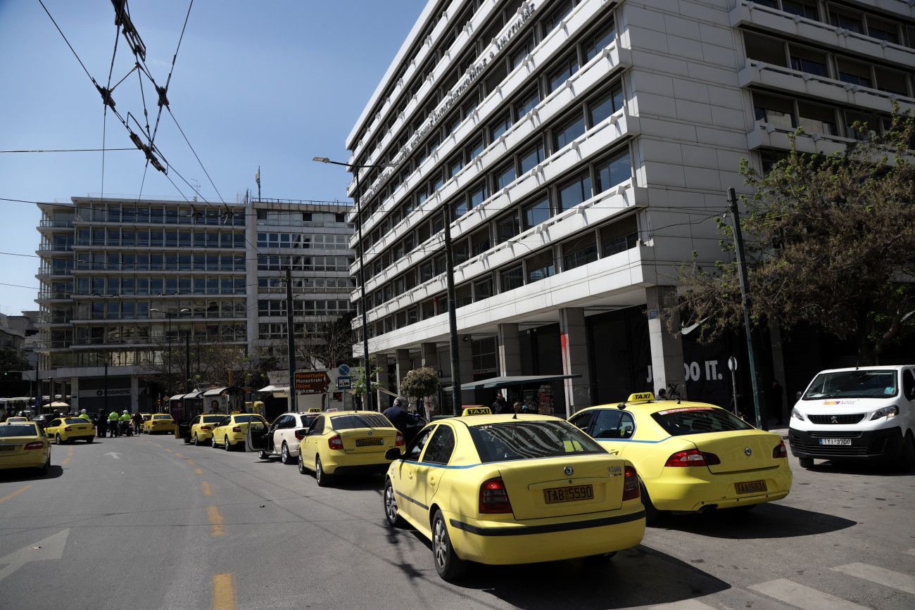 Ταξί: 48ωρη απεργία – Αλλαγές δρομολογιών των ΜΜΜ προς αεροδρόμιο