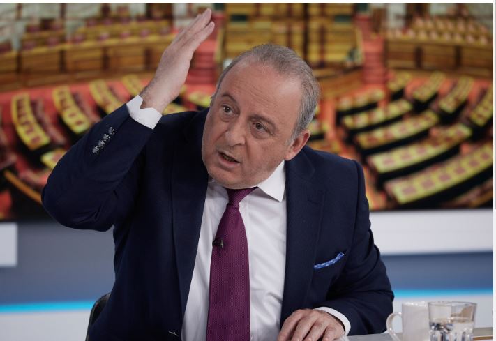 Ένα υπερμάρκετ,πολλές και χρυσές μπίζινες