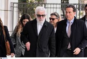 Πέτρος Φιλιππίδης: «Δεν βίασα – Σημαία μου ήταν η αγάπη» – Καταγγελία-βόμβα για δικηγόρο της πολιτικής αγωγής