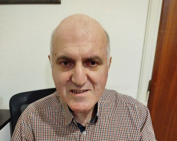 “Ο Θωμάς είναι ένας καθημερινός άνθρωπος με λόγο που ξυπνά συνειδήσεις” – Ο Γιώργος Η. Ορφανός μιλάει για το νέο του βιβλίο