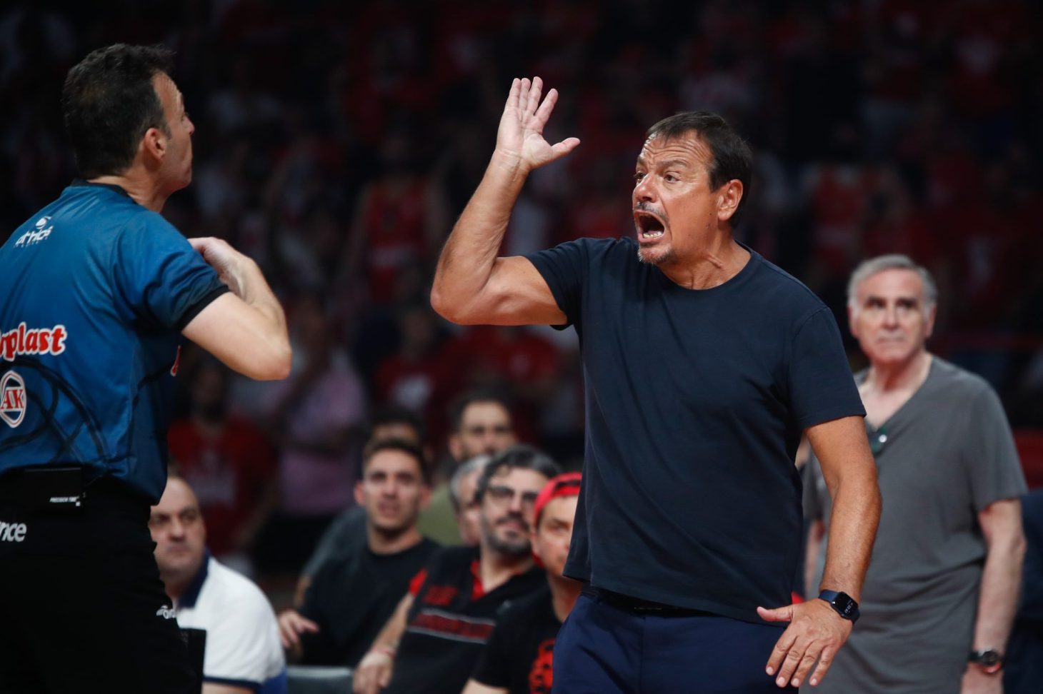 Η απάντηση Ιταλού δημοσιογράφου στον Αταμάν για τους Έλληνες του Ολυμπιακού (vid)
