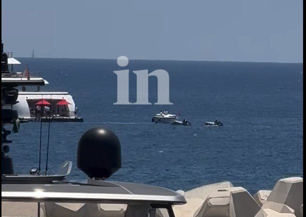 Πτώση ελικοπτέρου στη θάλασσα στη Βουλιαγμένη – Σώοι οι επιβαίνοντες