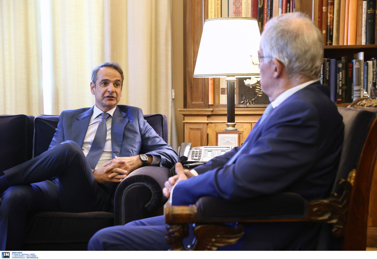 Μητσοτάκης σε Τασούλα: Πολεμικά πλοία μεταβαίνουν έξω από τα χωρικά ύδατα της Λιβύης