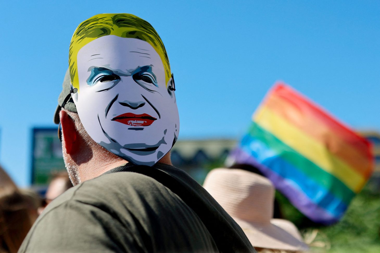 Χιλιάδες διαδηλωτές στο Pride της Βουδαπέστης αψηφούν την απαγόρευση του Όρμπαν