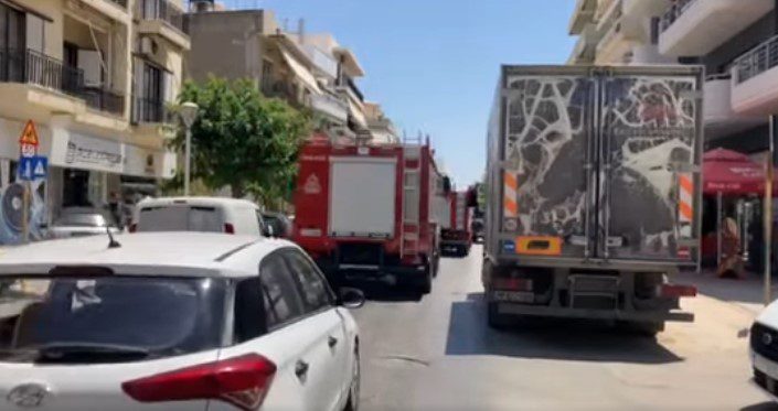 Να σου καίγεται το σπίτι και να περιμένεις τα πυροσβεστικά να φθάσουν μέσα από το κυκλοφοριακό χάος του Ηρακλείου (Βίντεο)