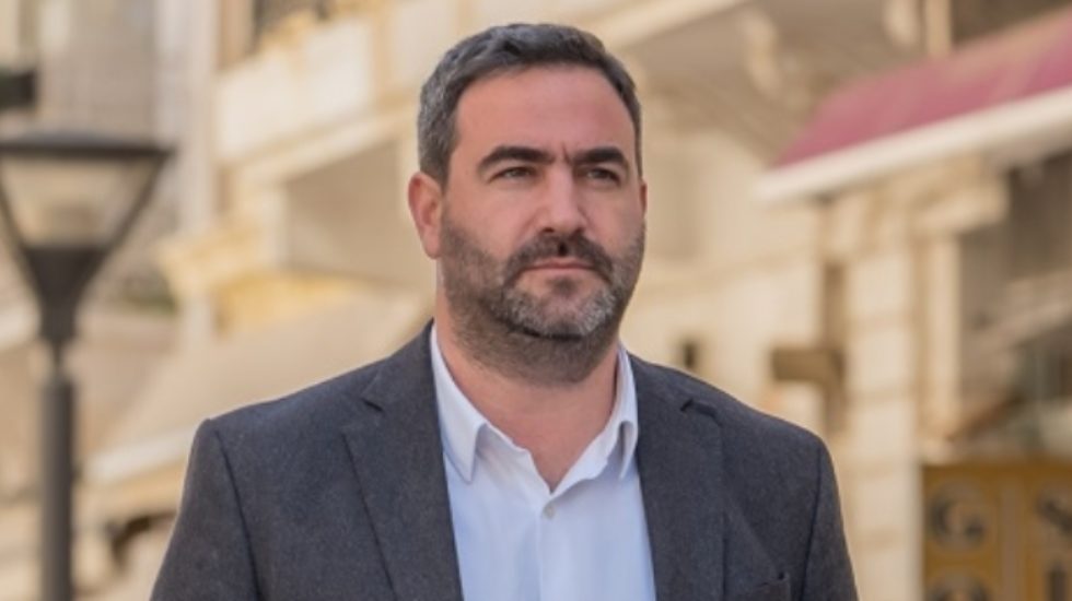 Γιώργος Σισαμάκης: Πολιτική λύση για το Πολιτιστικό Κέντρο – Στο επίκεντρο των έργων η προσβασιμότητα – Φεστιβάλ και παρεμβάσεις για να ανέβουν οι Ηρακλειώτες στα Τείχη