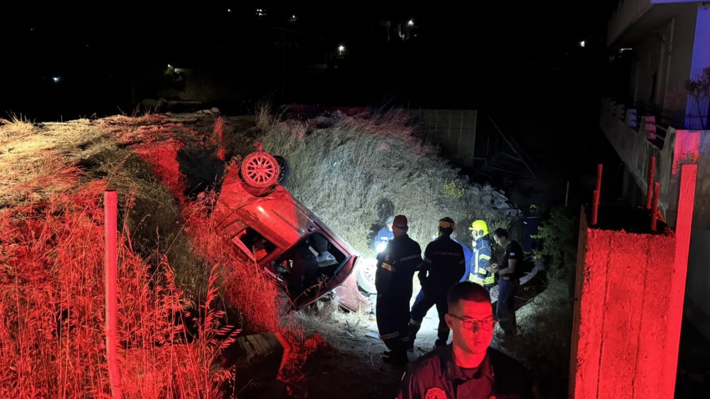 Τροχαίο τα ξημερώματα στην Εθνική Οδό Ηρακλείου – Μοιρών: Αυτοκίνητο προσέκρουσε σε στύλο της ΔΕΗ-Σώοι οι επιβαίνοντες (φωτογραφίες)