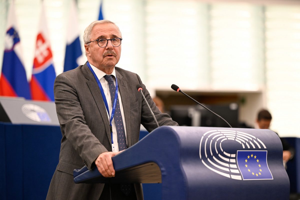 Μανιάτης: Τι θα κάνει η ΕΕ για να προστατεύσει τα κυριαρχικά δικαιώματα των μελών της από ένα τουρκοσυριακό μνημόνιο;