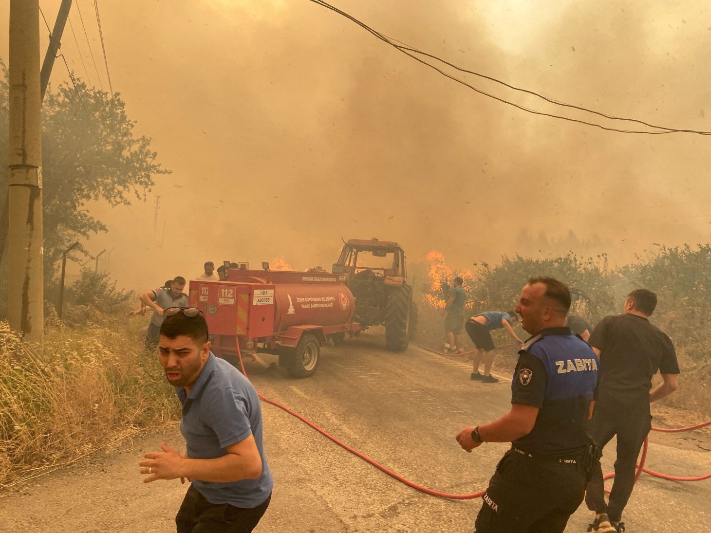 Τουρκία: Φονικές πυρκαγιές στα δυτικά, χιόνι στα βορειοανατολικά