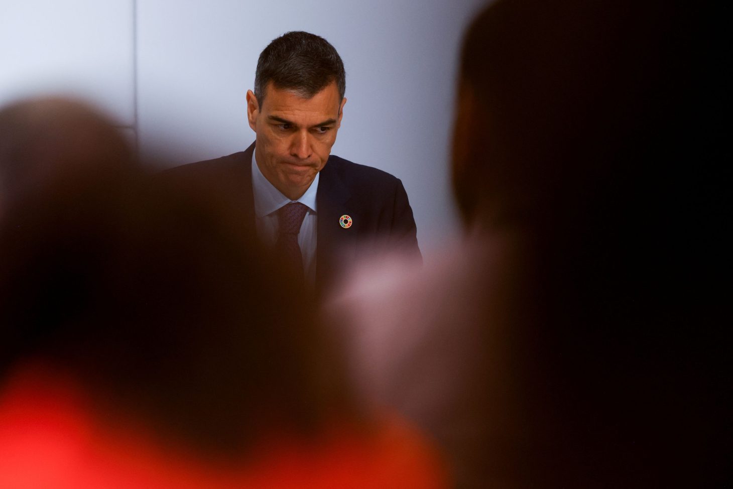 Ισπανία: Νέο σκάνδαλο στο κυβερνών κόμμα – Στέλεχος παραιτείται κατόπιν καταγγελίας για σεξουαλική παρενόχληση