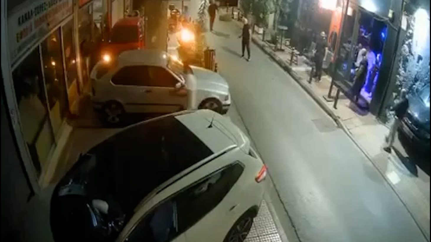 Ο πρωταγωνιστής της σκευωρίας κατά του Βαγγέλη Μαρινάκη συνελήφθη ως συνεργός κακοποιών της νύκτας!