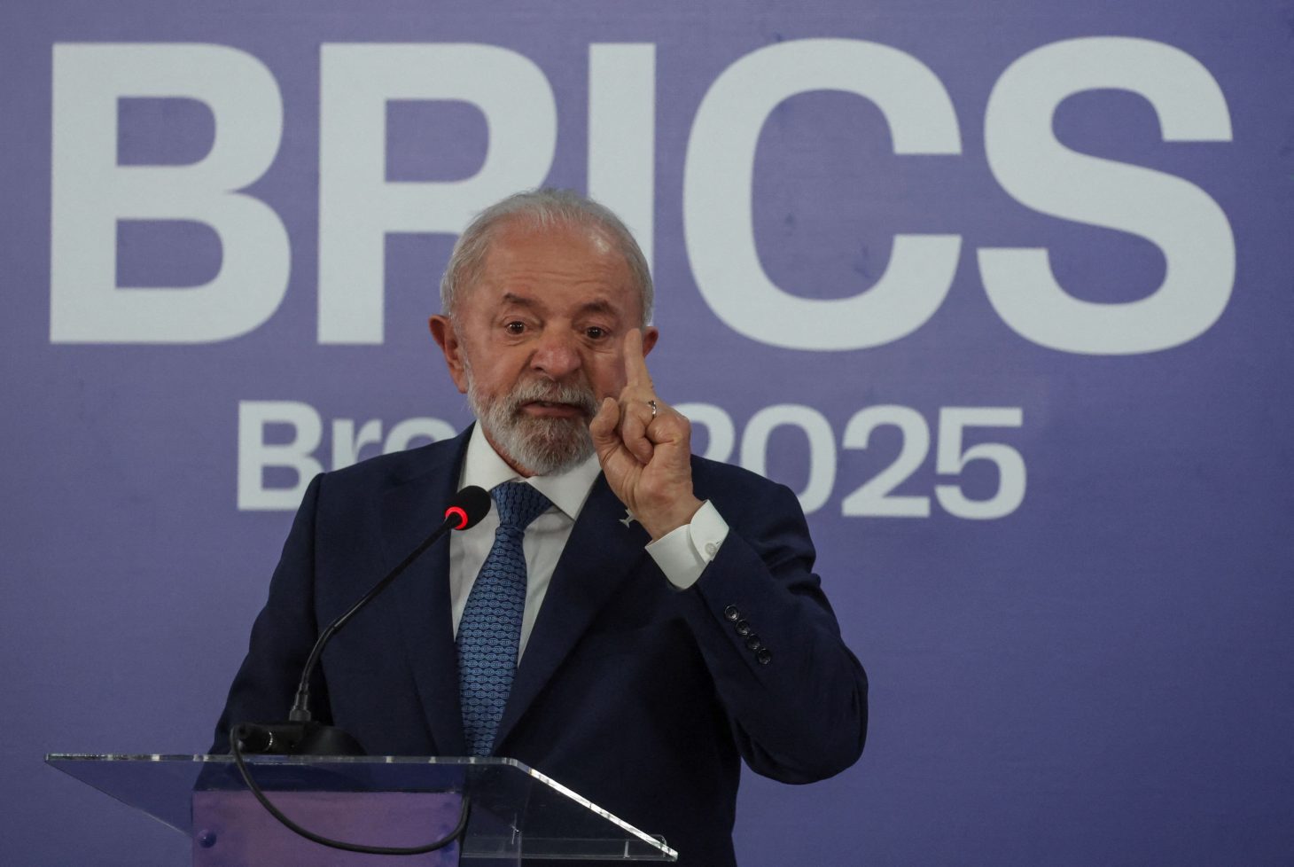Βραζιλία: Οι δασμοί του Τραμπ «για τα μάτια του Μπολσονάρο» ίσως να σώσουν τελικά τον Λούλα