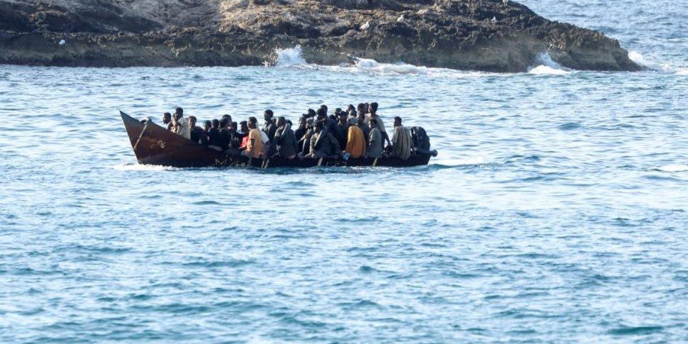Κρήτη: Συναγερμός για 34 μετανάστες νότια της Γαύδου – Συνελήφθη ανήλικος για άλλη καραβιά από τη Λιβύη