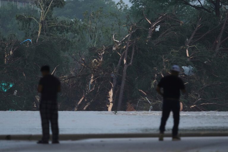 Τέξας: Τουλάχιστον 24 νεκροί από τις πλημμύρες – Αγωνία για αρκετούς αγνοούμενους