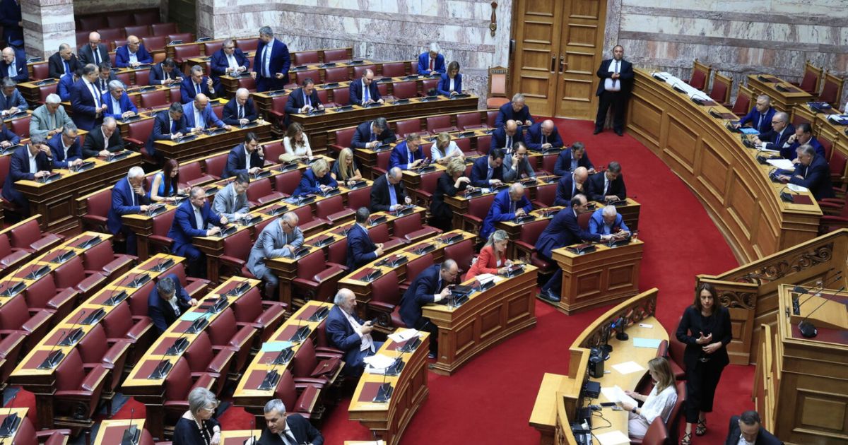 Υπερψηφίστηκε η τροπολογία για το άσυλο – Θ. Πλεύρης: «Θα προστατεύσουμε τη χώρα, συντρέχουν έκτακτες συνθήκες»