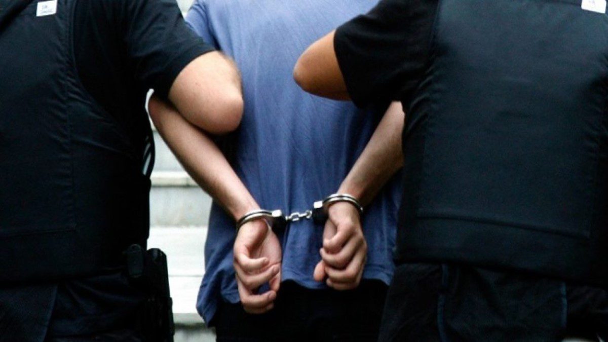 Σύλληψη 35χρονου διακινητή για τη μεταφορά 50 μεταναστών στην Αγία Γαλήνη