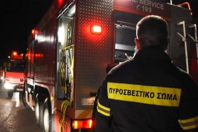 Ηράκλειο: Φωτιά σε βιοτεχνία στις Μαλάδες σήμανε συναγερμό στην πυροσβεστική – Βίντεο