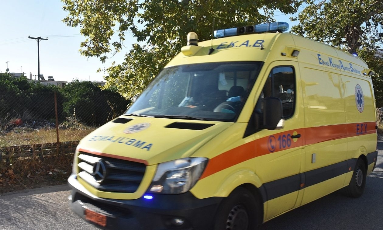 Σοβαρό τροχαίο στη Βιάννο: Απεγκλωβίστηκαν πατέρας και γιος – Μεταφέρθηκαν στο Βενιζέλειο Νοσοκομείο