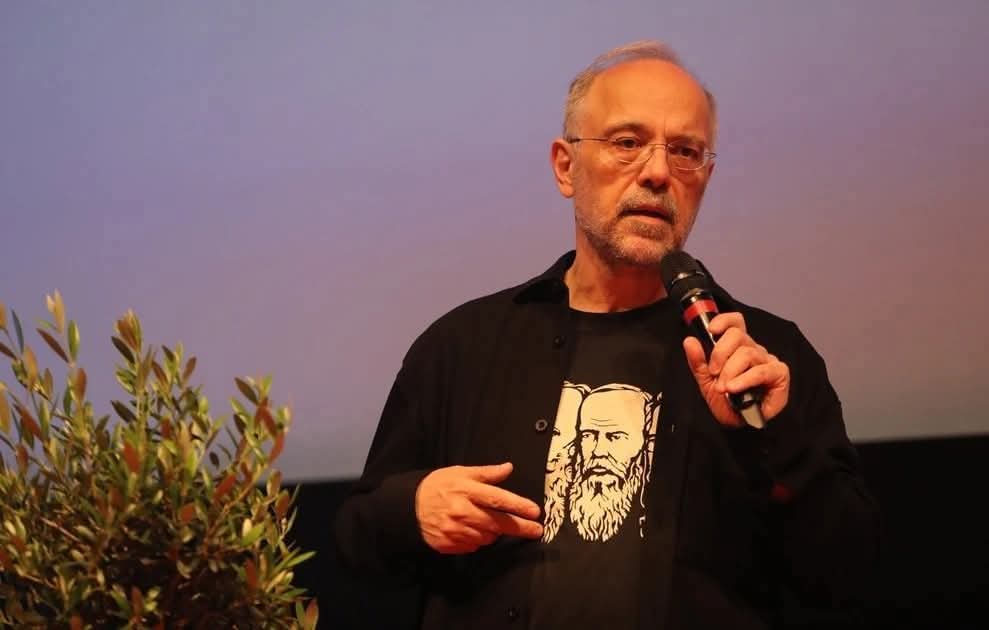 “Μωραίνει Κύριος”: Αιχμηρή απάντηση Αυγερινού για τη διαγραφή του από την Καρυστιανού