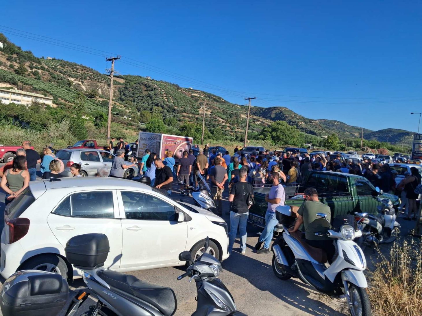 Συγκέντρωση διαμαρτυρίας για το ενδεχόμενο δημιουργίας δομής μεταναστών – “Καμιά δομή μεταναστών”