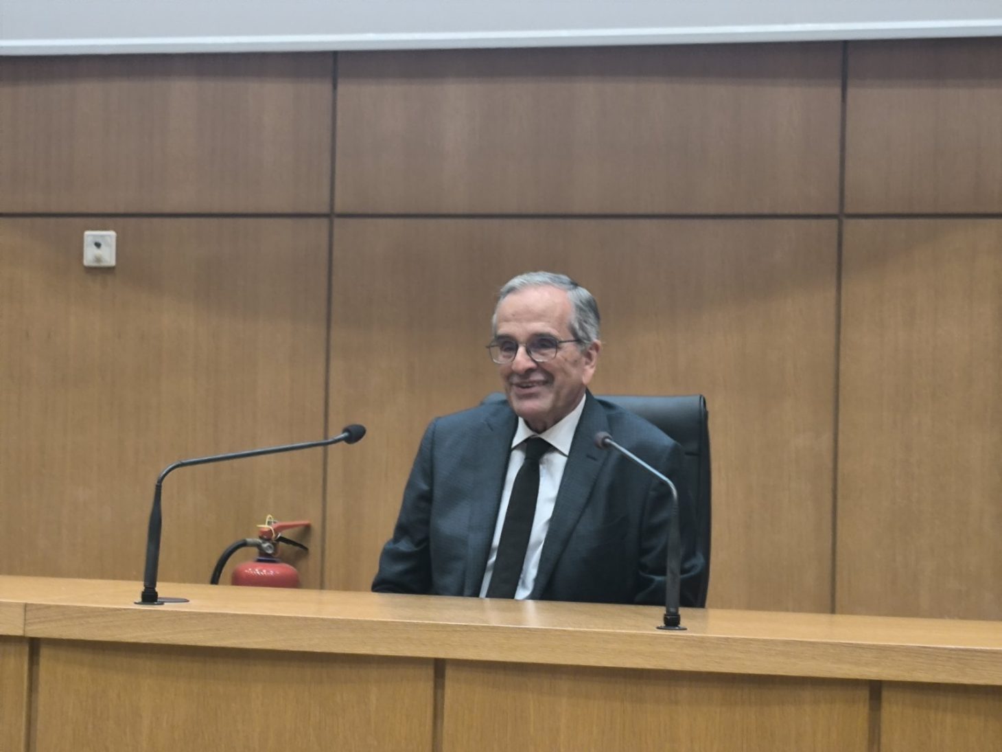 Ζωντανά ο Αντώνης Σαμαράς από το Ηράκλειο – Ο πρώην πρωθυπουργός αναμένεται να «ανοίξει» τα χαρτιά του