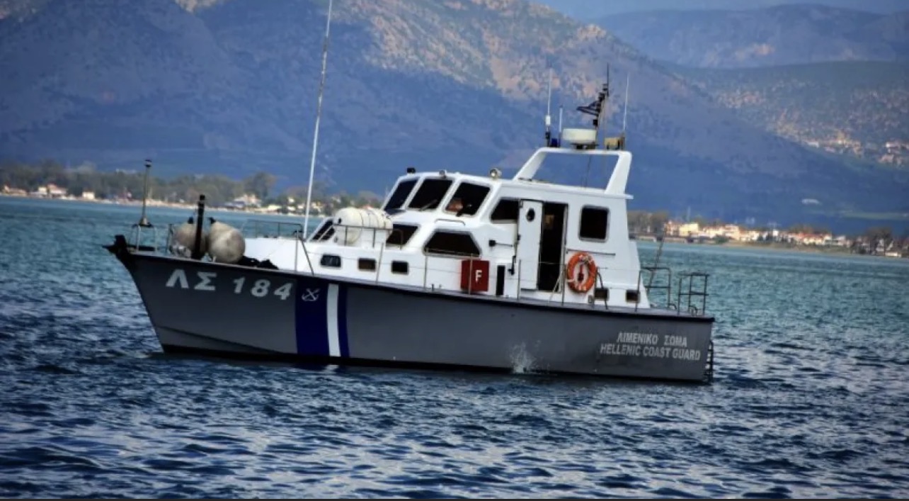 Γαύδος: Δύο ανήλικοι συνελήφθησαν ως φερόμενοι διακινητές μετά την άφιξη 70 μεταναστών