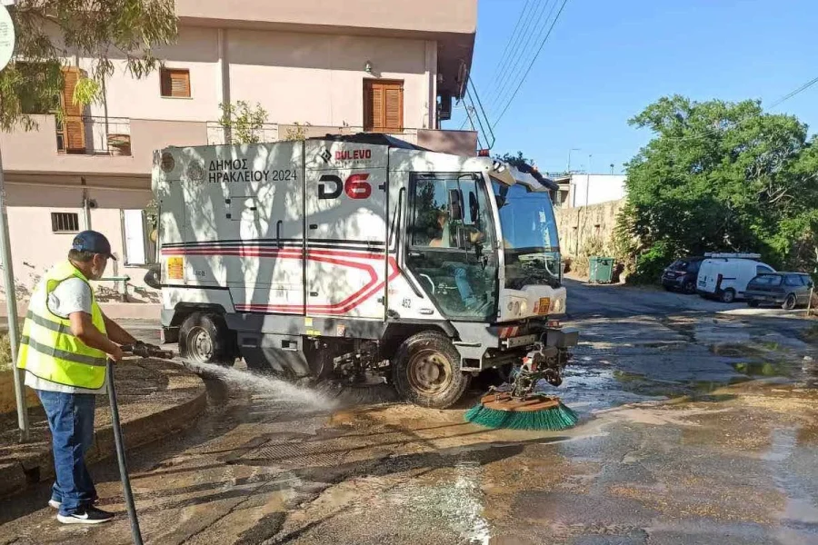 Συνεχίζονται οι εργασίες καθαριότητας σε γειτονιές και οικισμούς του Ηρακλείου