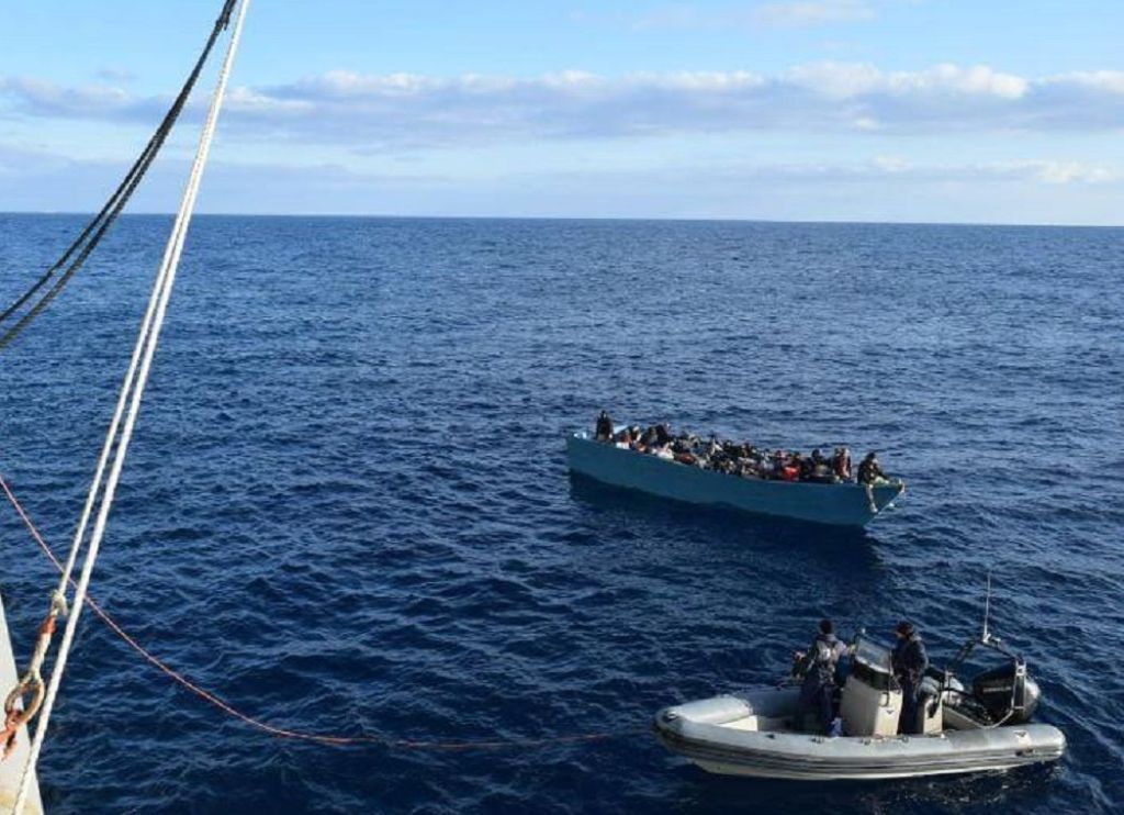 Νέα άφιξη περίπου 60 μεταναστών στα νότια της Κρήτης – Επιχείρηση του Λιμενικού και της FRONTEX