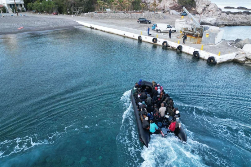 Ρέθυμνο: Συνελήφθη 17χρονος ως φερόμενος διακινητής των 52 μεταναστών που διασώθηκαν ανοιχτά της Αγίας Γαλήνης