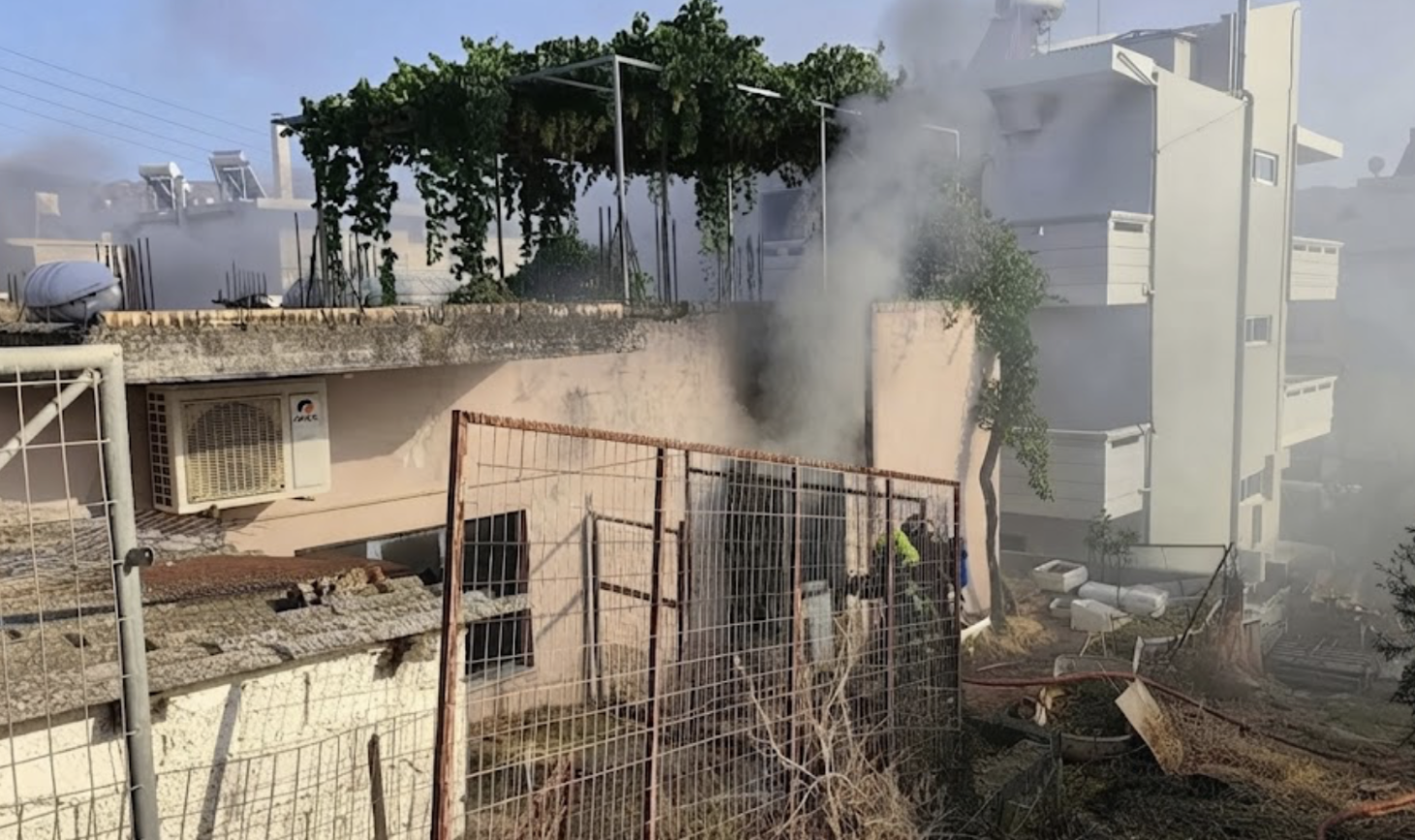Διασωληνωμένος στη ΜΕΘ ο εγκαυματίας από την έκρηξη στα Λιβάδια Χανίων – Δίνει μάχη για τη ζωή του