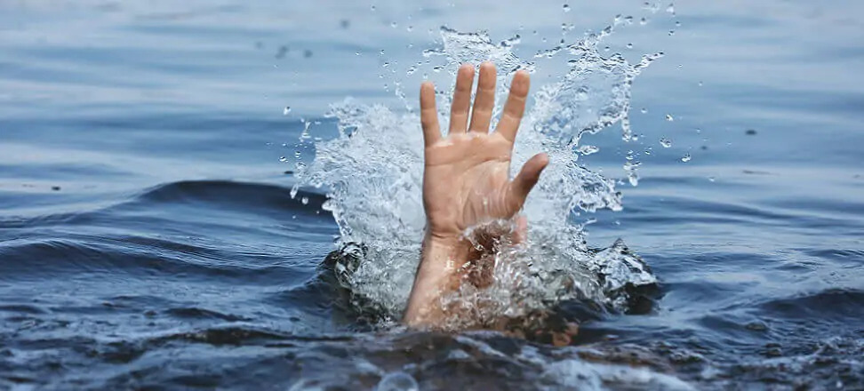Ιεράπετρα: Σε κρίσιμη κατάσταση στη ΜΕΘ 33χρονος τουρίστας μετά από παρ’ ολίγον πνιγμό στον Άγιο Ανδρέα