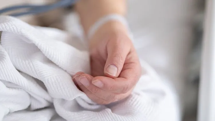 Αγωνία για τη 20χρονη Ραφαέλα: Μεταφέρθηκε από το ΠΑΓΝΗ στο «Αττικόν» για εξειδικευμένη νοσηλεία