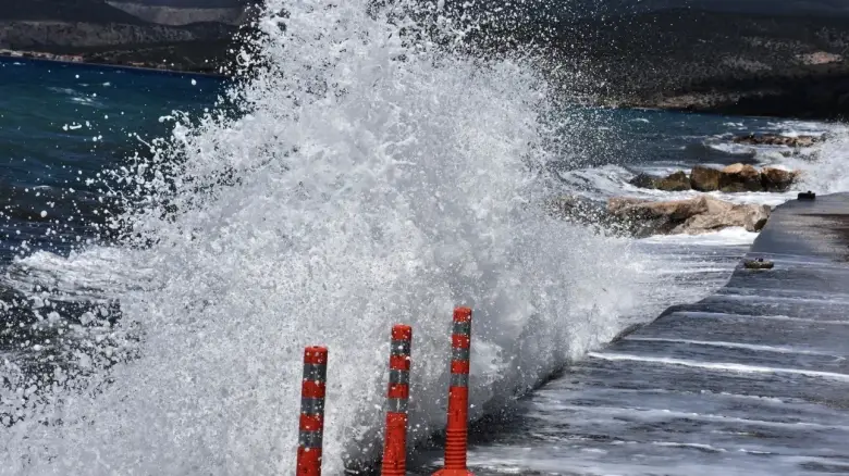 Κρήτη: Θυελλώδεις άνεμοι στον Δεκαπενταύγουστο – Ριπές έως 126 χλμ./ώρα στο Κρητικό