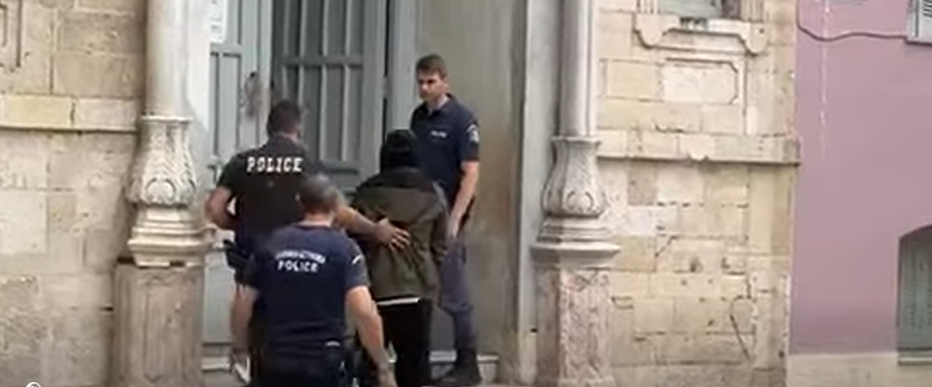 Ηράκλειο: Την Τρίτη απολογείται ο 40χρονος – Συναγερμός στην Ασφάλεια για το 4χρονο κοριτσάκι στα ψηφιακά αρχεία του – Δημοσιοποίηση των στοιχείων του ζητάει η ΕΛ.ΑΣ. – Bίντεο